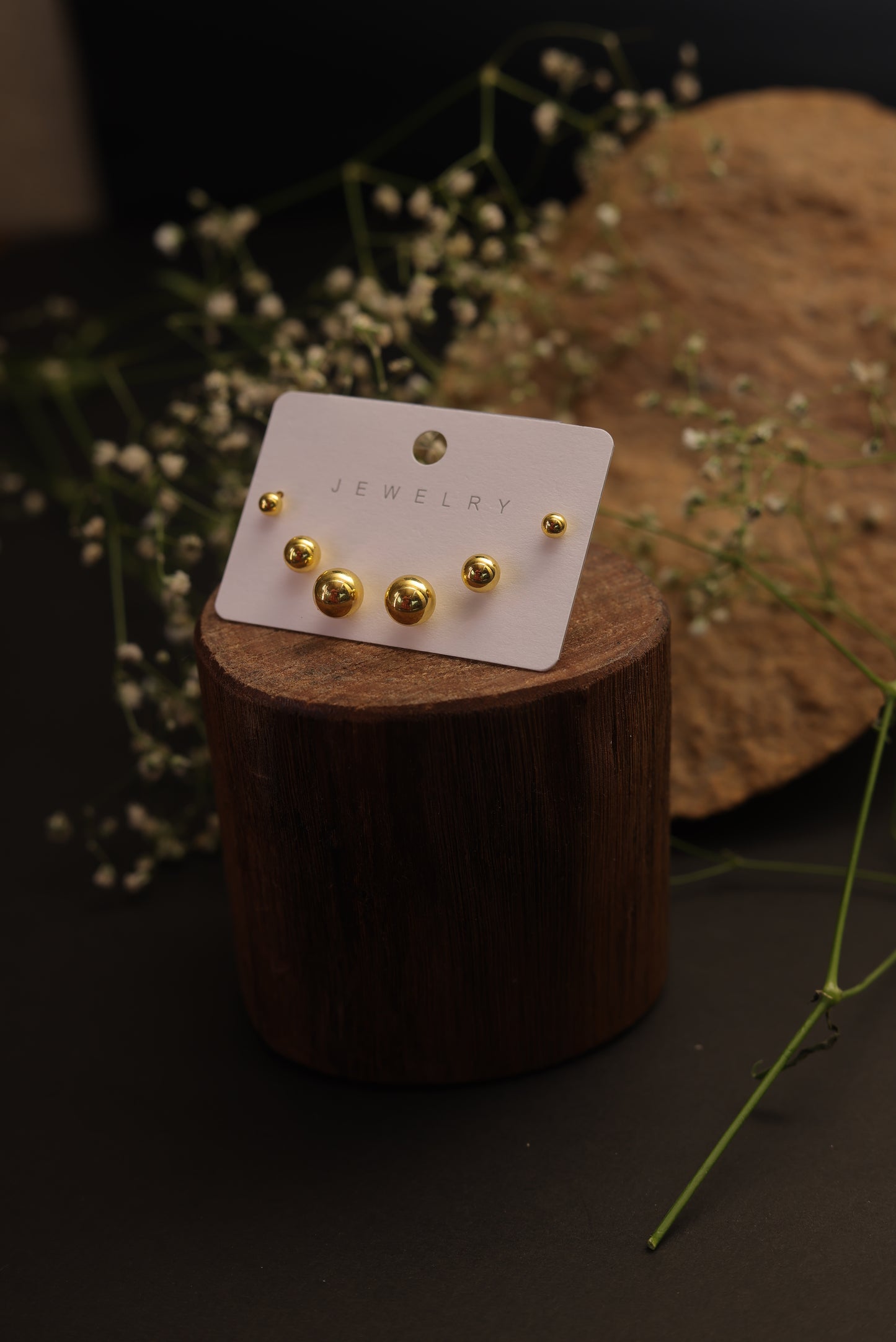 Golden Classic Stud Set