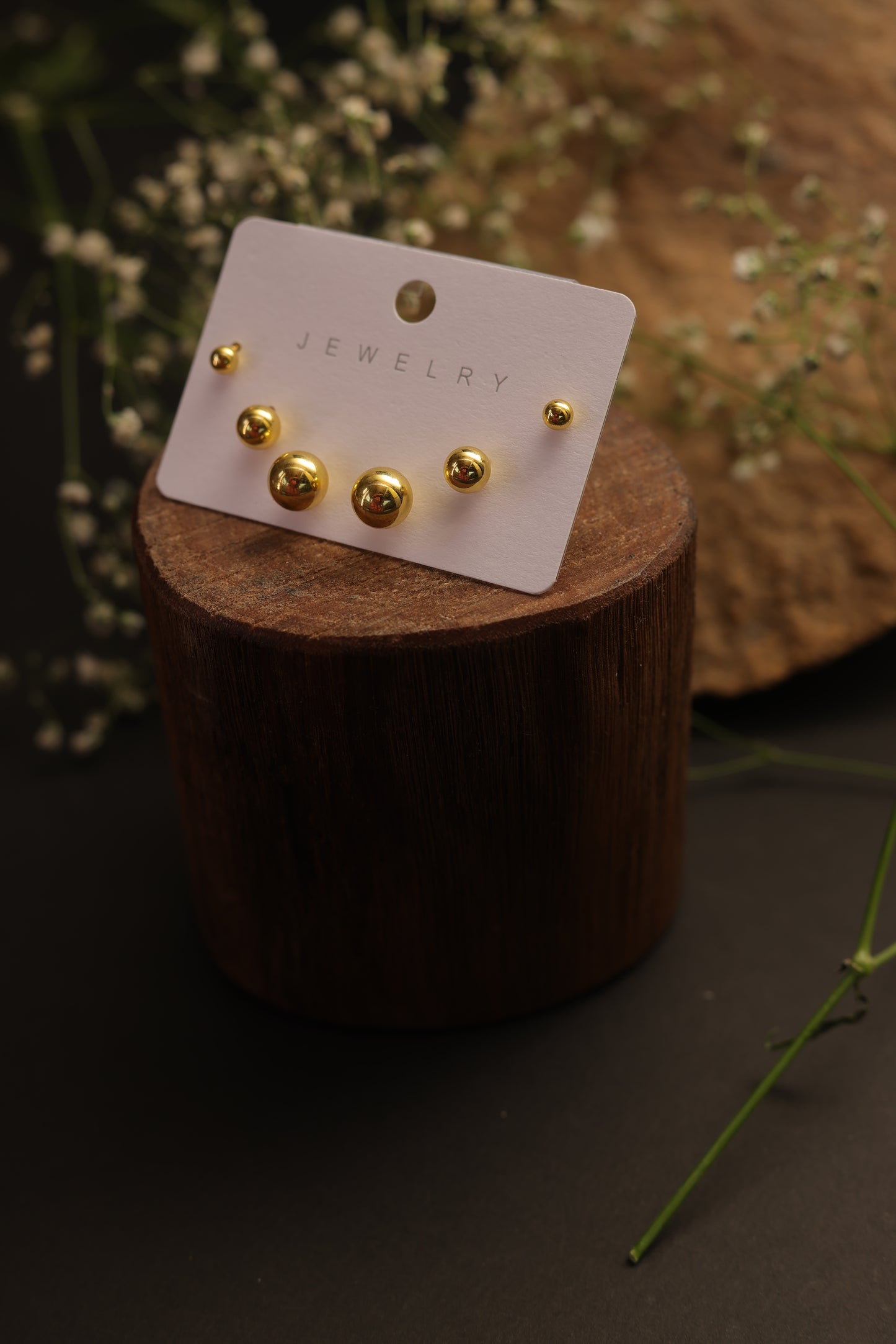 Golden Classic Stud Set