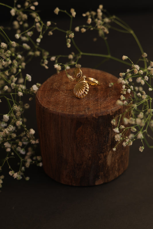 Golden Seashell Ring