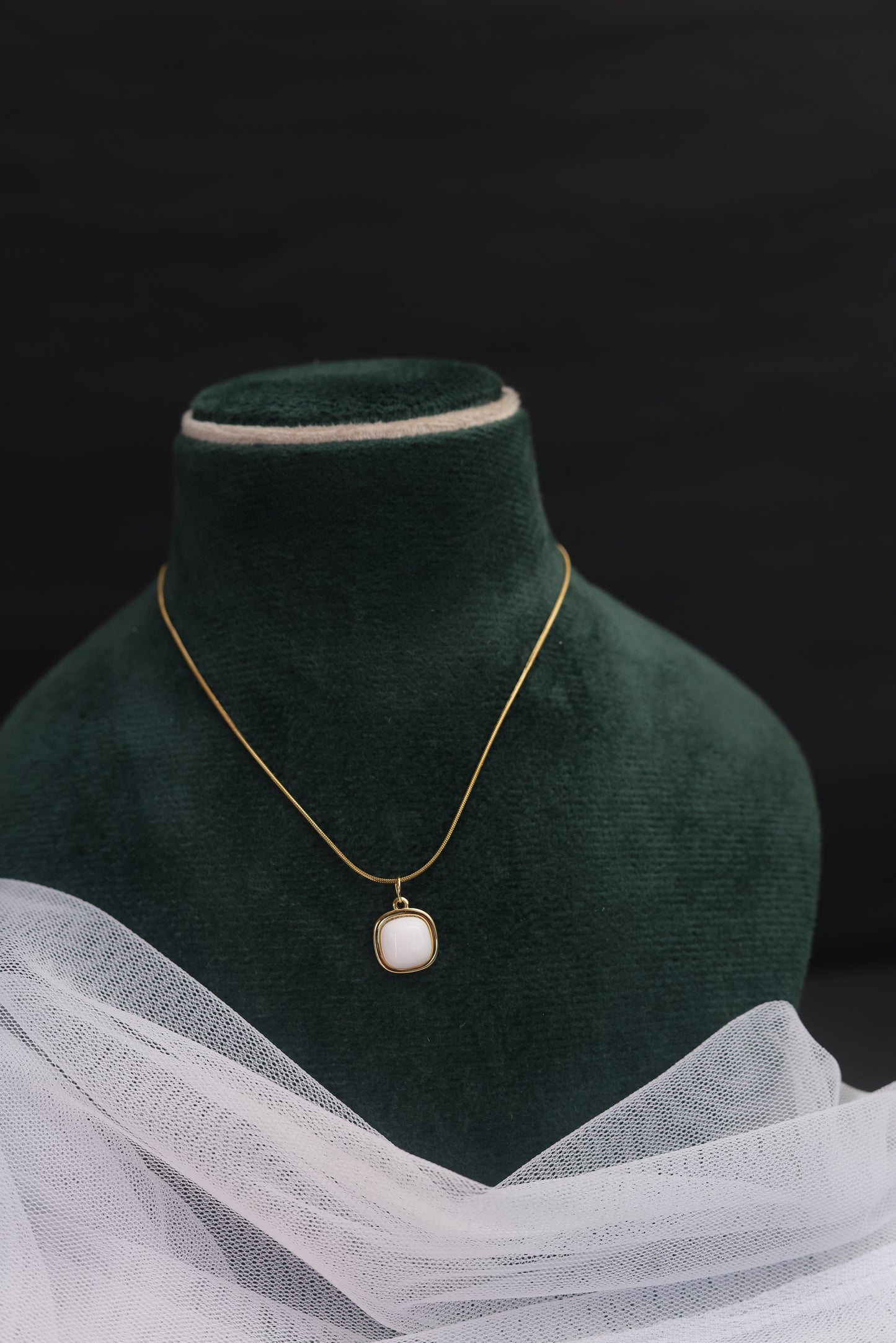 Pearl Glow Pendant Necklace