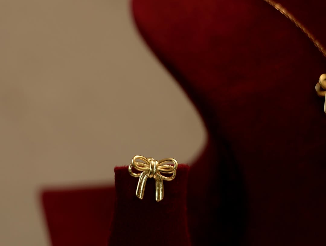 Golden Bow Charm Necklace Set