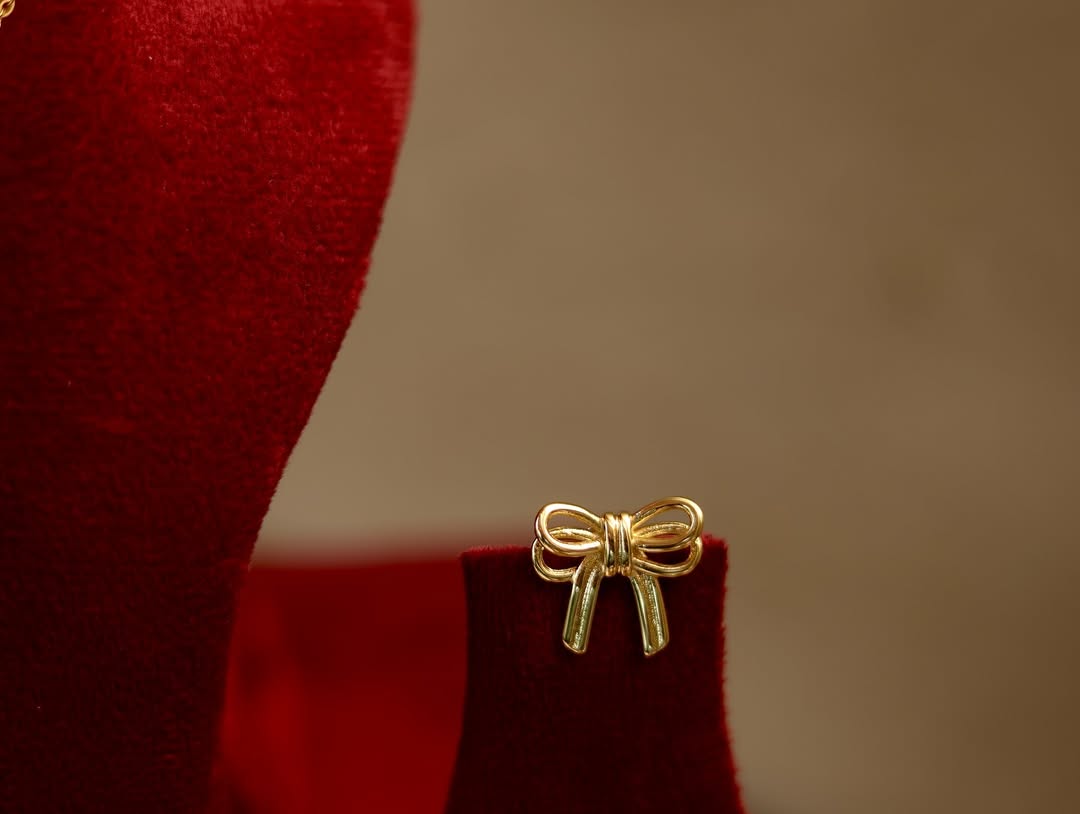 Golden Bow Charm Necklace Set