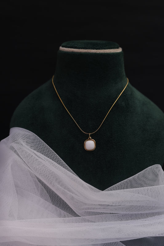 Pearl Glow Pendant Necklace